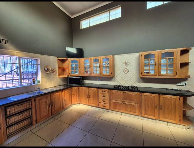 3 BEDROOM HOUSE FOR SALE IN BRACKENHURST